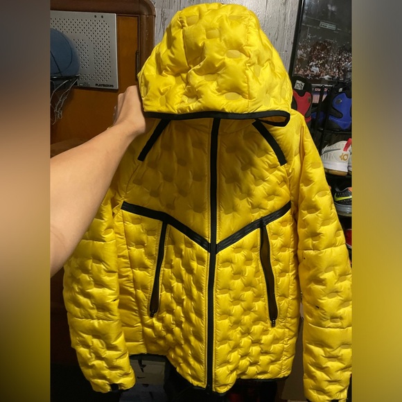 Nike Sportswear Shield Tech Jacket - Picture 4 of 13